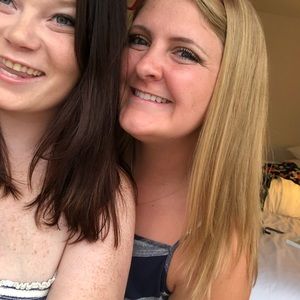 Meet your Posher, Claire